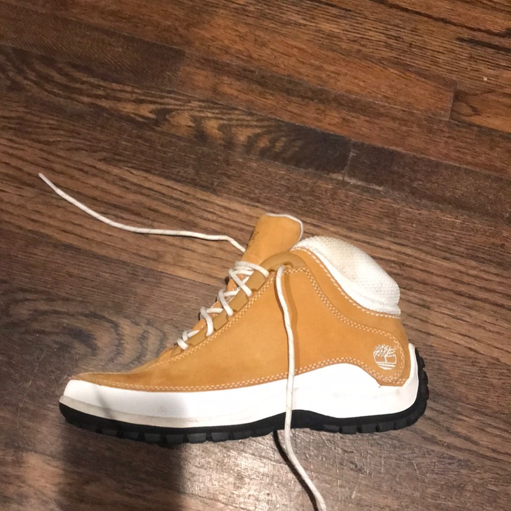 Woman timbs - Picture 2 of 3